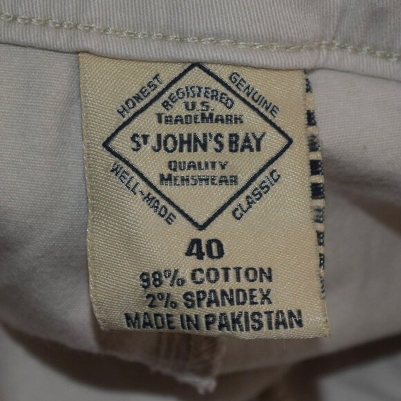 ST. JOHN'S BAY . Men's Sz 40 Cargo Shorts - EXCELLENT - Picture 2 of 6